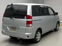 Toyota NOAH лот № 40009 оценка RA  с аукциона в Японии 1