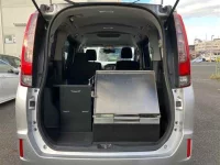 Toyota NOAH лот № 30098 оценка 4  с аукциона в Японии 9