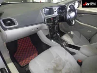 Volvo V40 лот № 30044 оценка 3.5  с аукциона в Японии 2