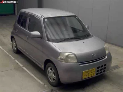 Daihatsu Esse