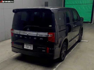 Mitsubishi DELICA D5