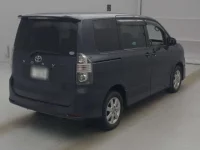 Toyota VOXY лот № 70226 оценка RA  с аукциона в Японии 1