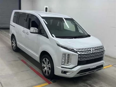 Mitsubishi DELICA D5