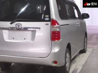 Toyota NOAH лот № 30117 оценка 3.5  с аукциона в Японии 7