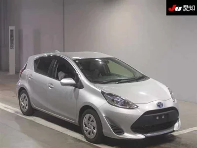 Toyota AQUA  с аукциона в Японии