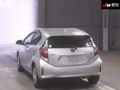 Toyota AQUA  с аукциона в Японии