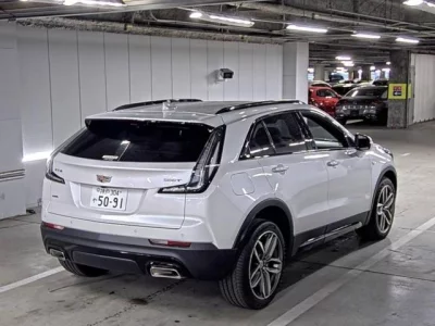 GM CADILLAC XT4  с аукциона в Японии
