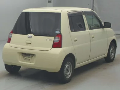 Daihatsu Esse