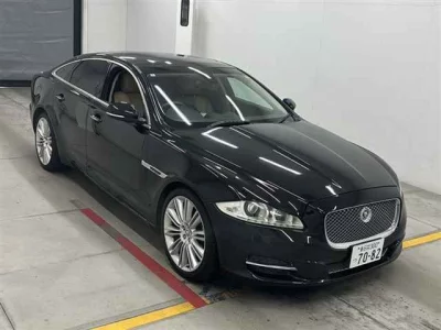 Jaguar XJ SERIES