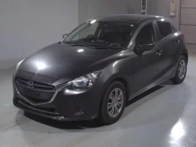 Mazda DEMIO  с аукциона в Японии