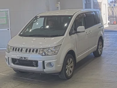 Mitsubishi DELICA D5