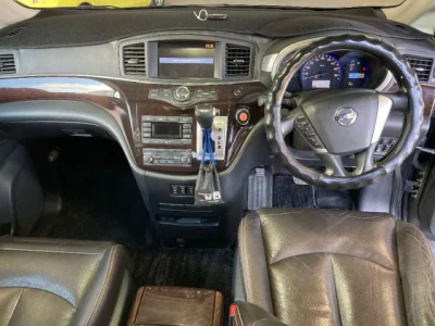 Nissan ELGRAND  с аукциона в Японии