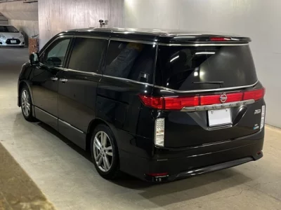 Nissan ELGRAND  с аукциона в Японии