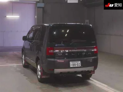 Mitsubishi DELICA D5