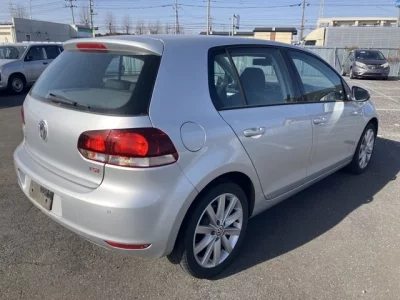 Volkswagen GOLF  с аукциона в Японии