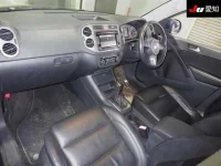 Volkswagen TIGUAN лот № 30384 оценка 4  с аукциона в Японии 2