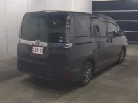 Toyota VOXY лот № 3038 оценка 3  с аукциона в Японии 4