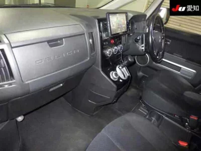 Mitsubishi DELICA D5