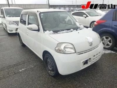 Daihatsu Esse