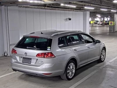 Volkswagen GOLF VARIANT