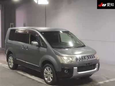 Mitsubishi DELICA D5