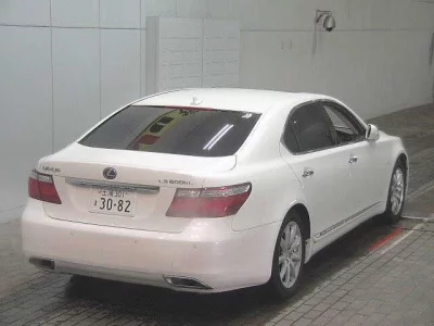 Lexus LS
