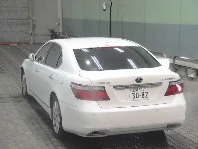 Lexus LS