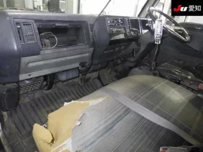 Mazda TITAN  с аукциона в Японии