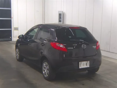 Mazda DEMIO  с аукциона в Японии