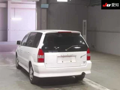 Mitsubishi CHARIOT GRANDIS