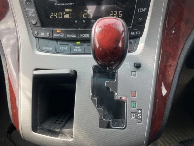 Toyota VELLFIRE  с аукциона в Японии