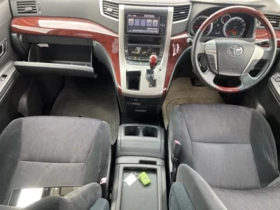 Toyota VELLFIRE  с аукциона в Японии