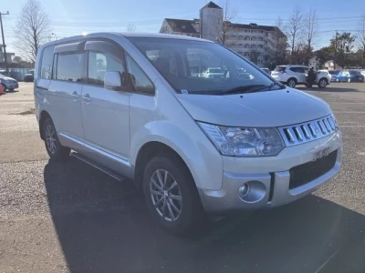 Mitsubishi DELICA D5