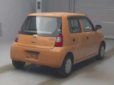 Daihatsu Esse