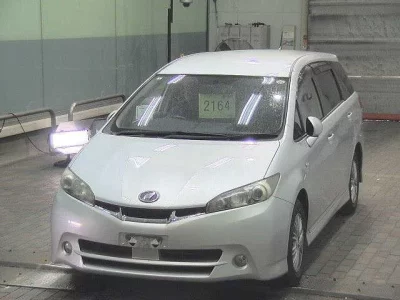 Toyota WISH  с аукциона в Японии