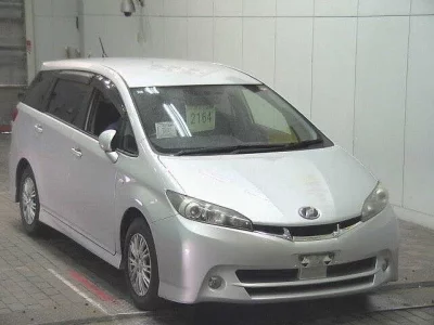Toyota WISH  с аукциона в Японии