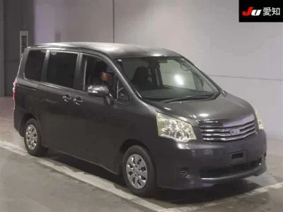 Toyota NOAH  с аукциона в Японии