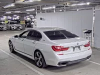 BMW 7-Series лот № 102 оценка 4  с аукциона в Японии 4