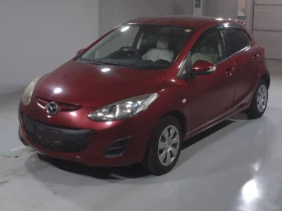 Mazda DEMIO  с аукциона в Японии