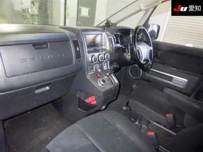 Mitsubishi DELICA D5