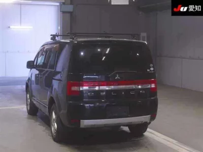 Mitsubishi DELICA D5