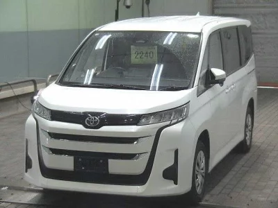 Toyota NOAH  с аукциона в Японии