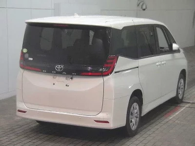 Toyota NOAH  с аукциона в Японии