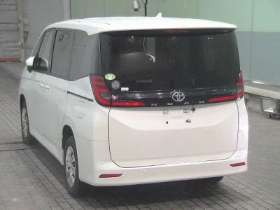 Toyota NOAH  с аукциона в Японии