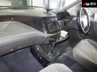 Toyota ESTIMA  с аукциона в Японии