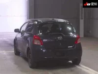 Toyota VITZ лот № 30666 оценка R  с аукциона в Японии 1