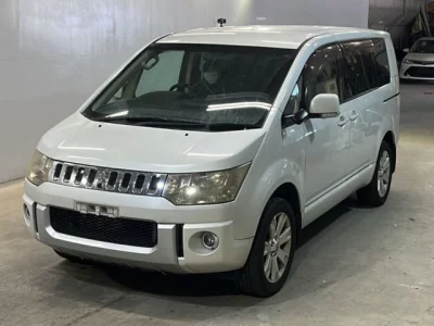 Mitsubishi DELICA D5