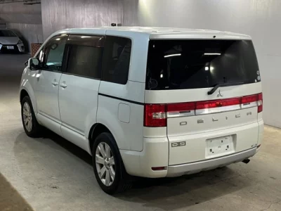 Mitsubishi DELICA D5