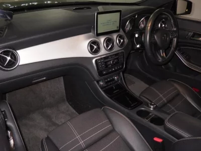 Mercedes-Benz CLA CLASS
