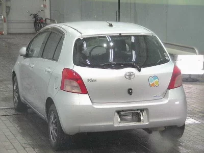Toyota VITZ  с аукциона в Японии